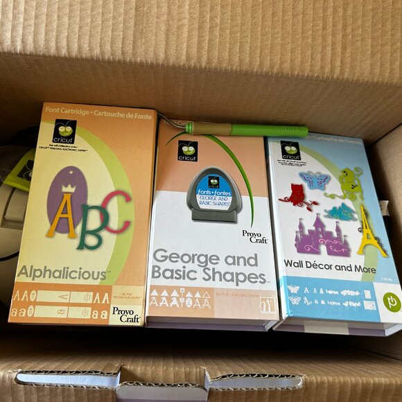 Cricut Cutter - Picture 3 of 9